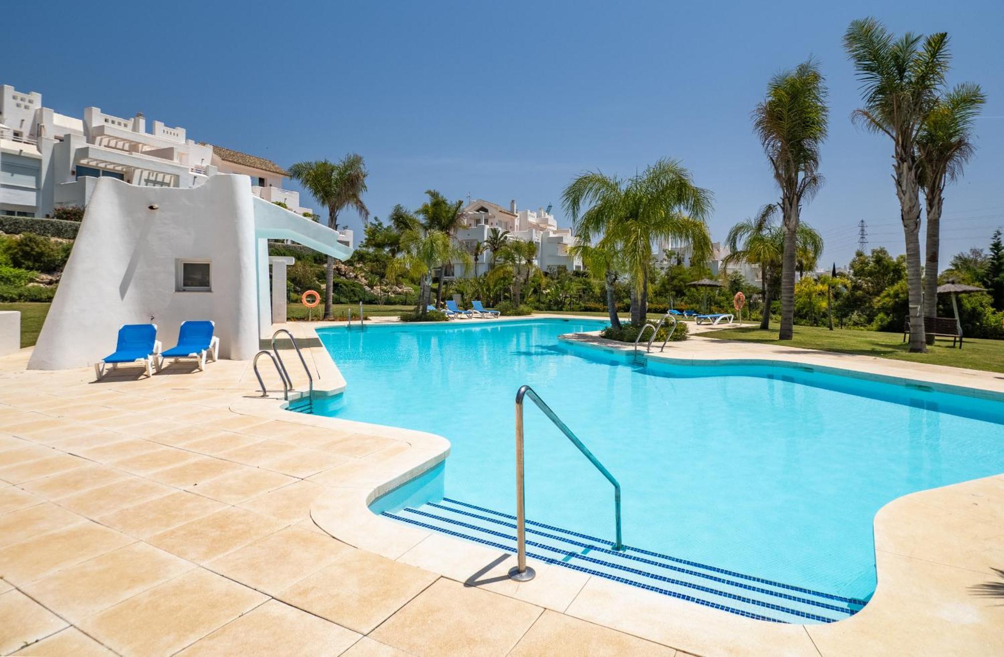 Alcazaba Lagoon 2425 Luxury Private Beach Estepona Buitenkant foto
